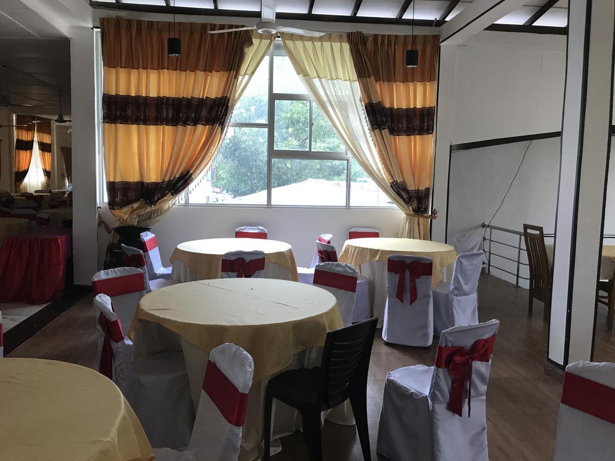 Deshani Holiday Inn Dambulla Exterior foto