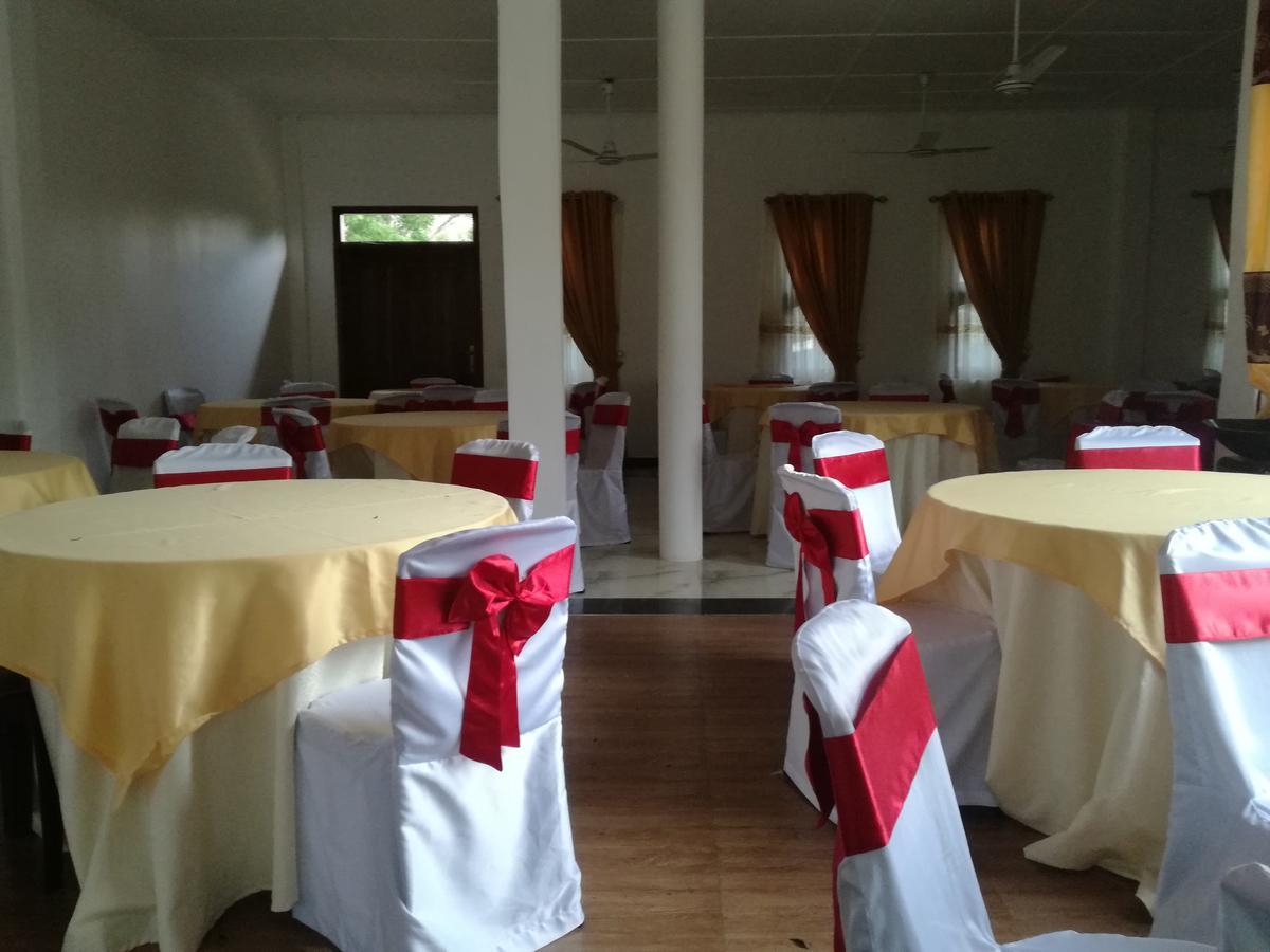 Deshani Holiday Inn Dambulla Exterior foto