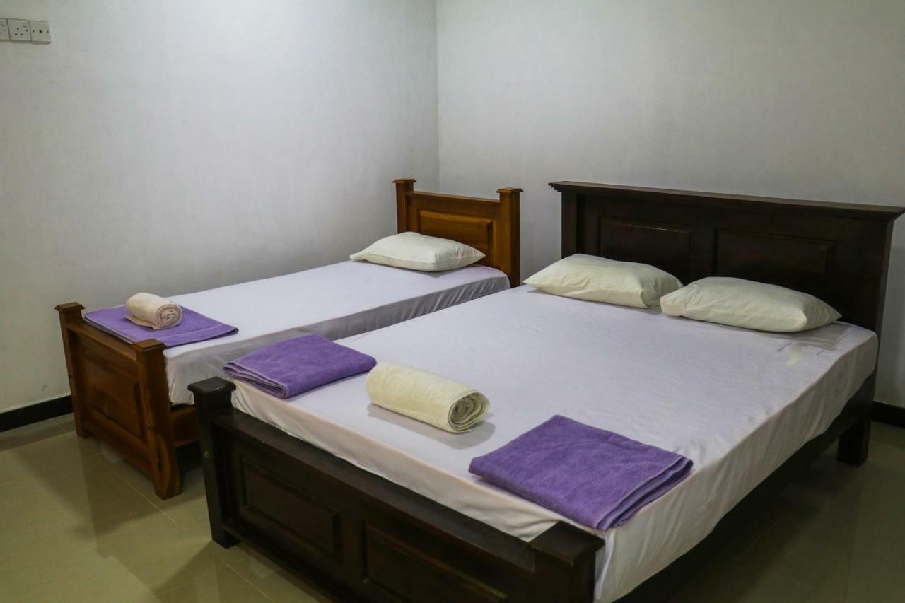 Deshani Holiday Inn Dambulla Exterior foto
